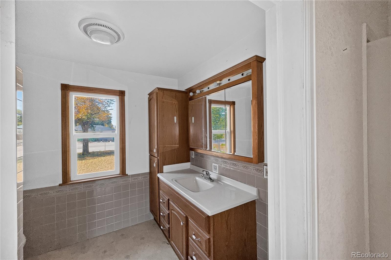MLS Image #20 for 1048  11th avenue,longmont, Colorado