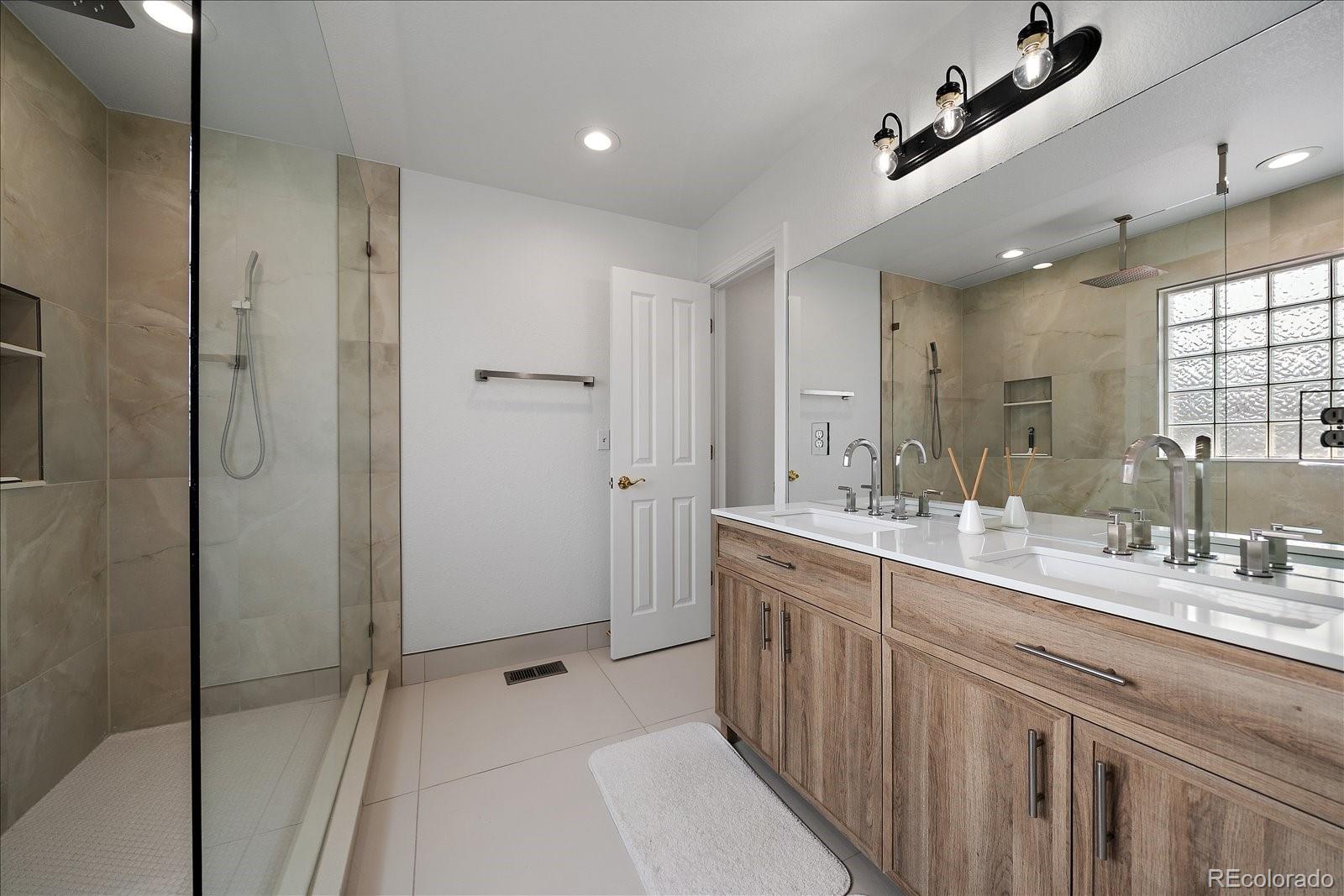 MLS Image #16 for 108 s monroe street,denver, Colorado