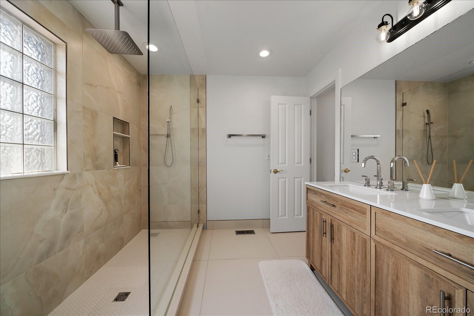 MLS Image #17 for 108 s monroe street,denver, Colorado