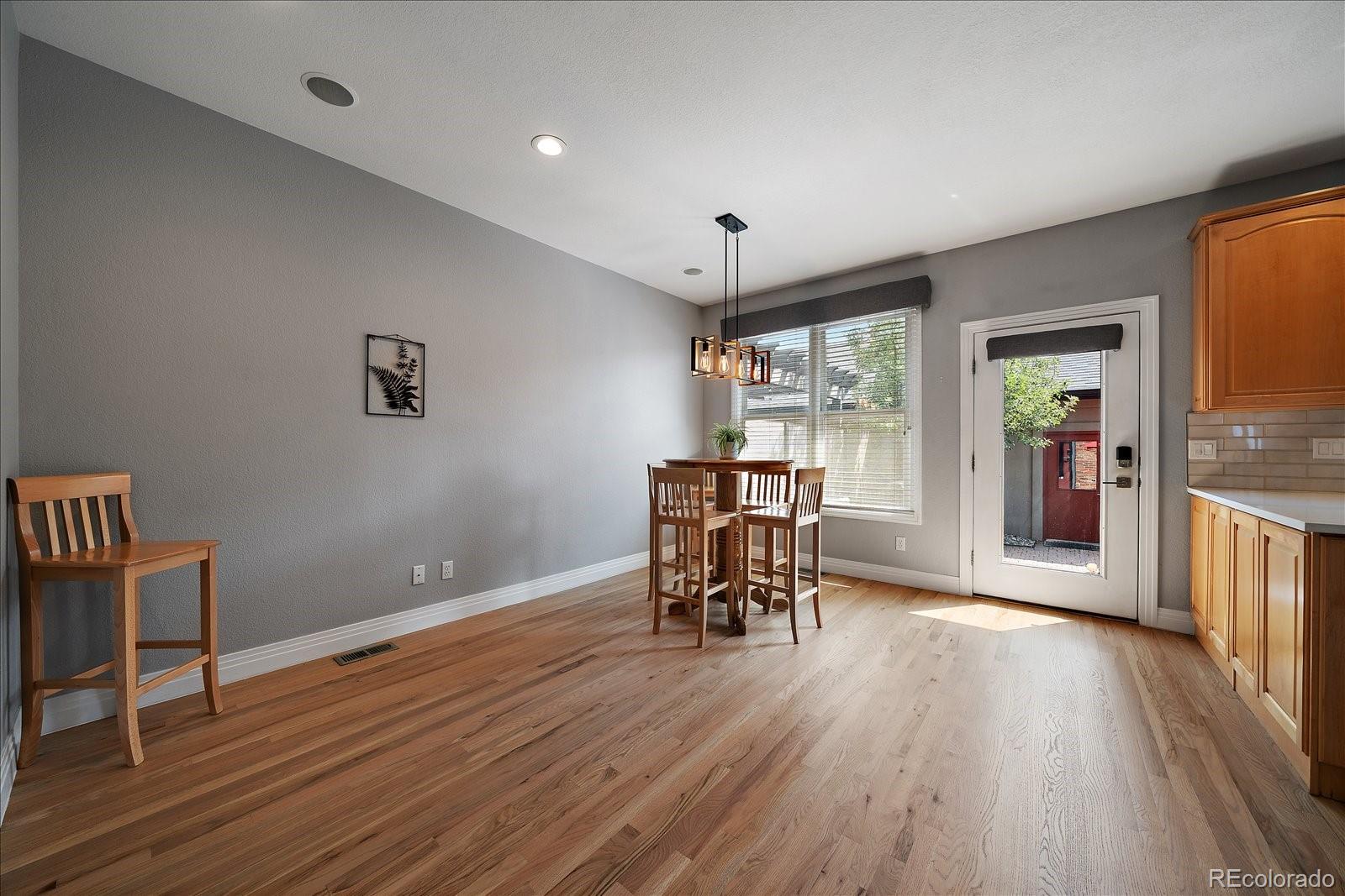 MLS Image #7 for 108 s monroe street,denver, Colorado
