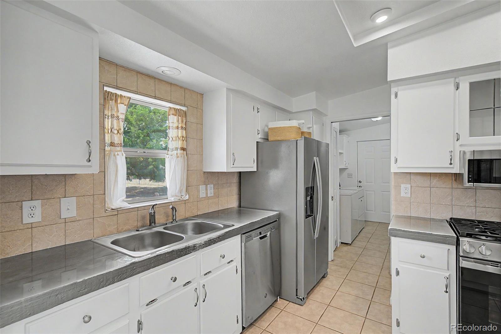 MLS Image #10 for 667 s burro drive,pueblo, Colorado