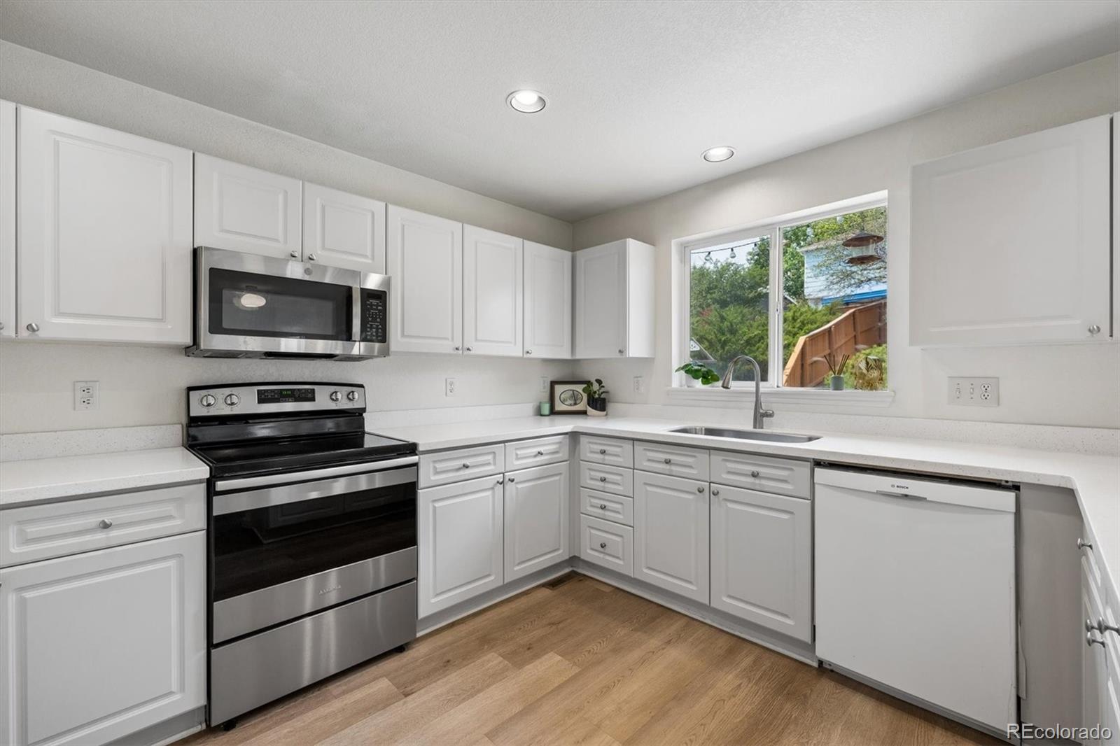 MLS Image #9 for 9659  queenscliffe drive,littleton, Colorado