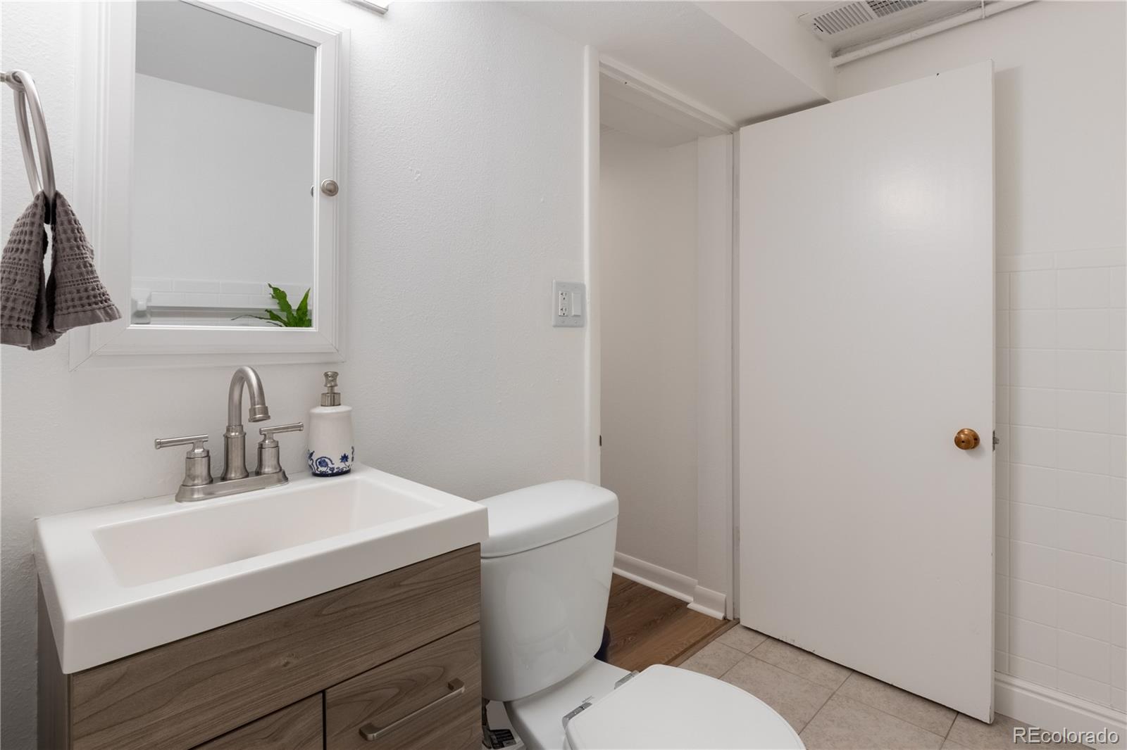 MLS Image #28 for 1551 n krameria street,denver, Colorado