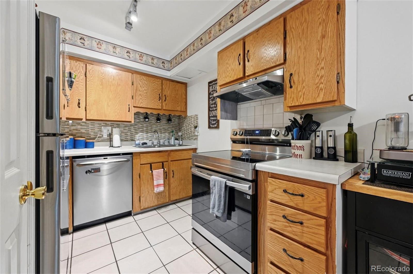 MLS Image #3 for 1131  willow bend circle c,colorado springs, Colorado