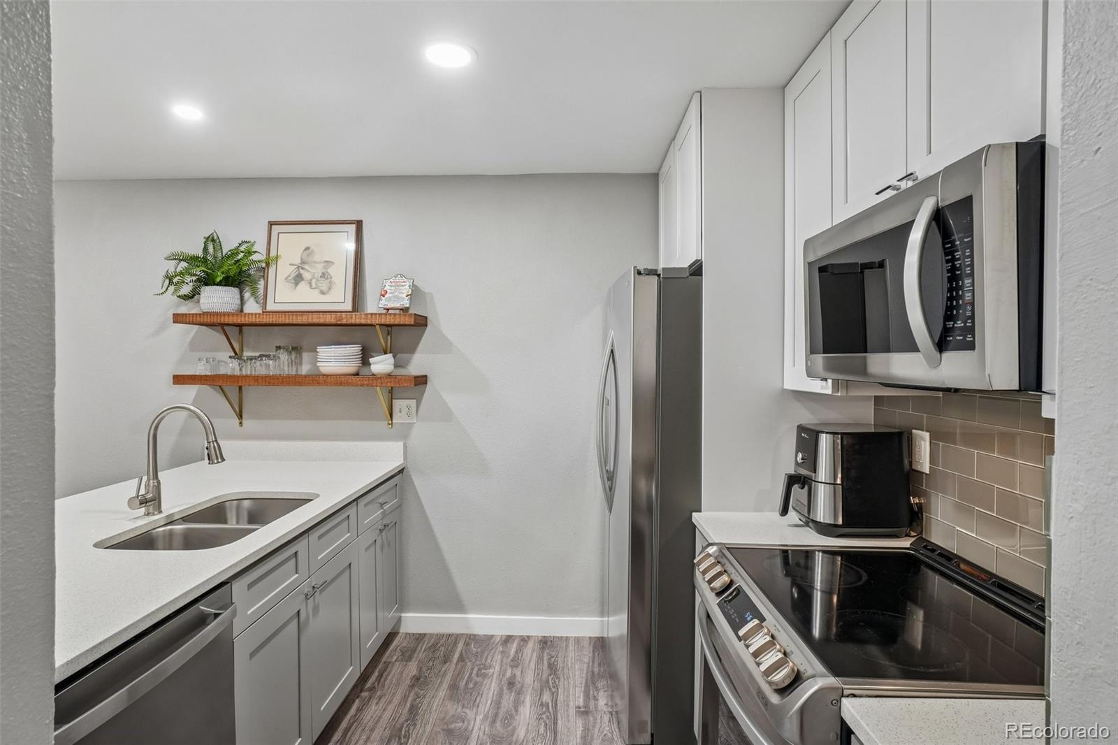 MLS Image #9 for 540 s forest street 1-201,denver, Colorado