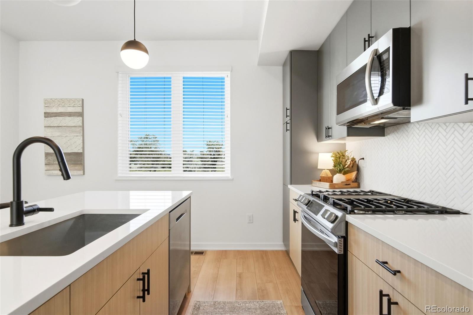 MLS Image #11 for 3101 w 47th avenue,denver, Colorado