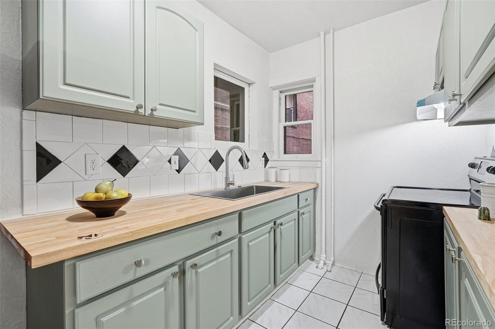 MLS Image #14 for 1137 n sherman street,denver, Colorado