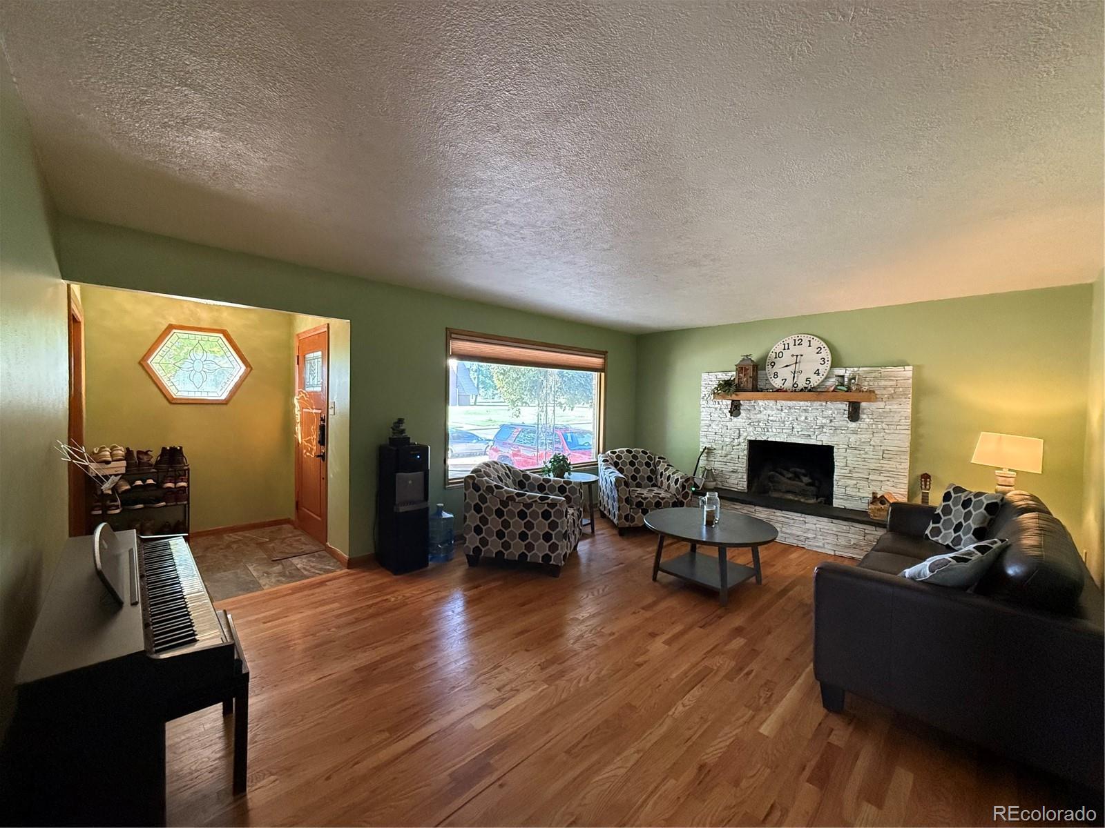 MLS Image #3 for 187  university circle,pueblo, Colorado