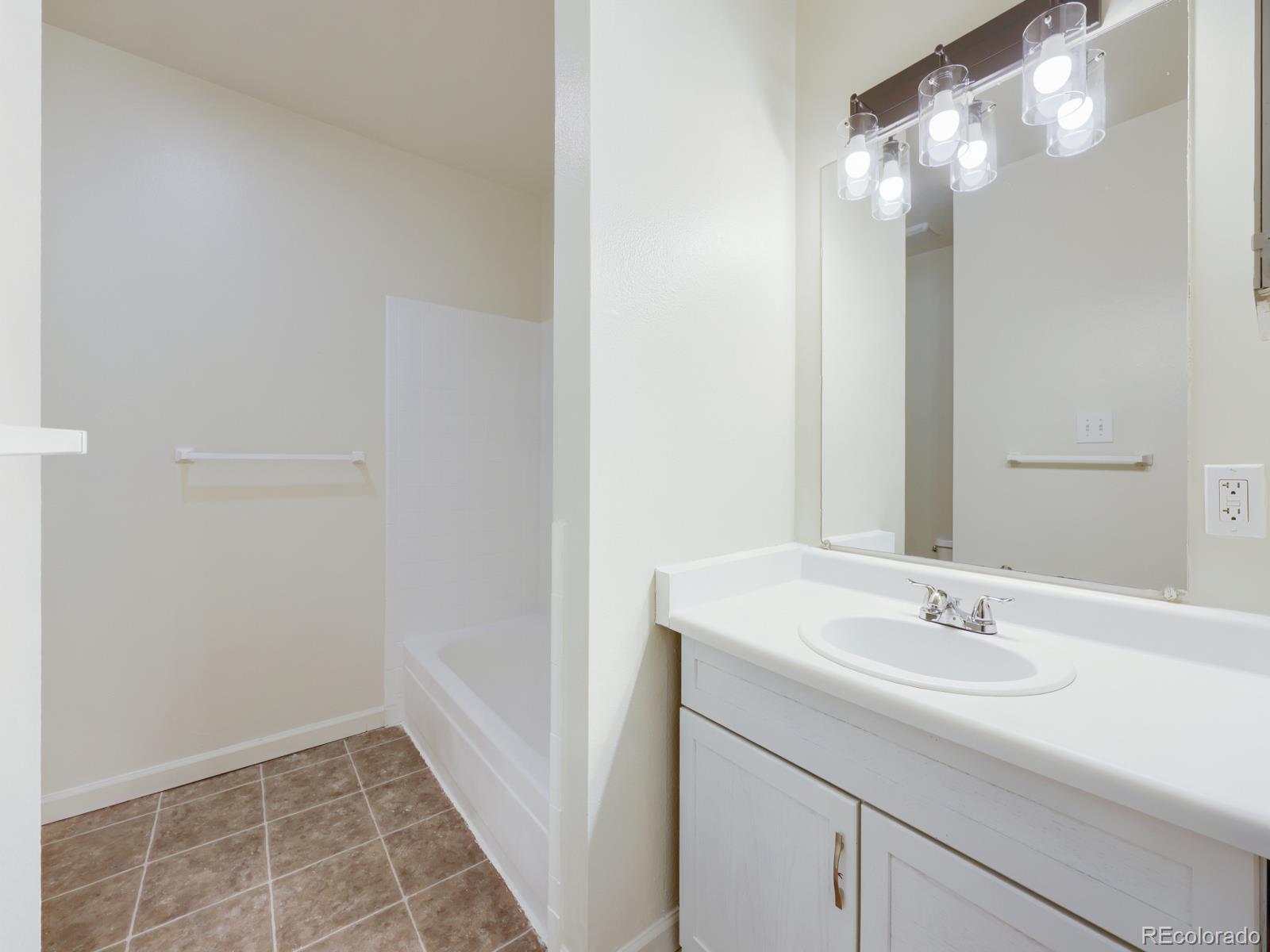 MLS Image #11 for 10211  ura lane 303,denver, Colorado