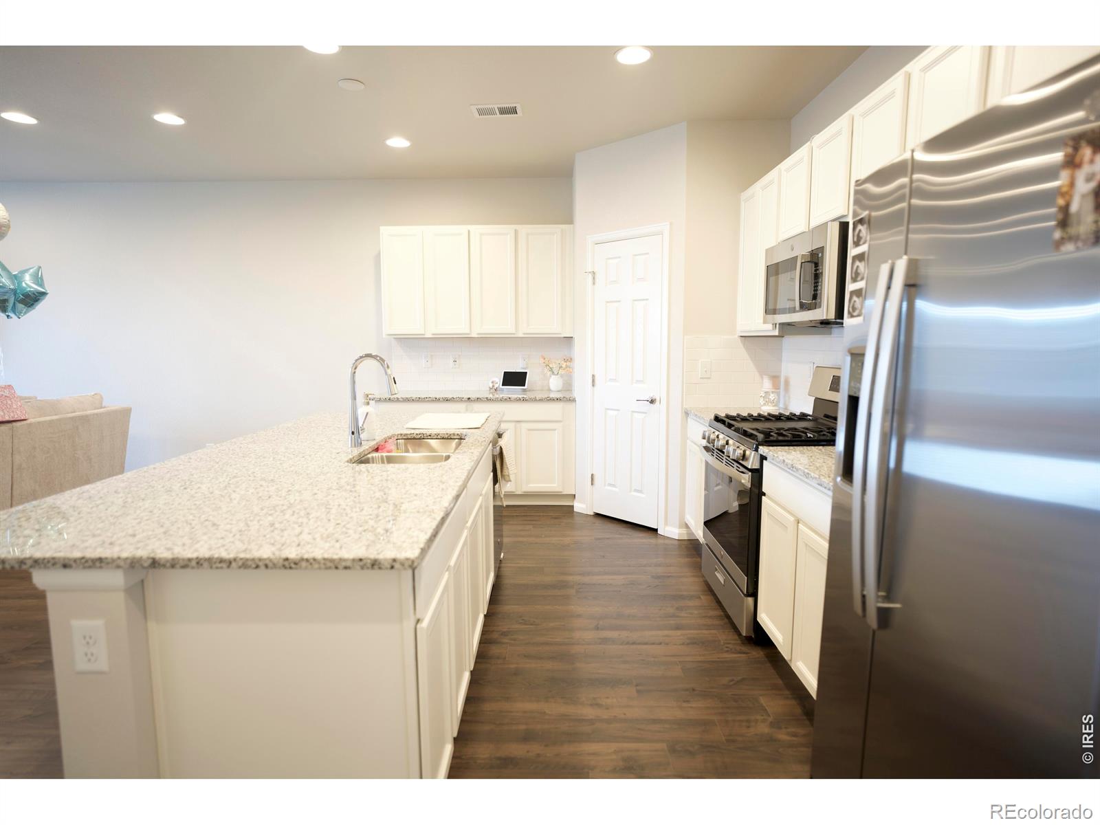 MLS Image #3 for 6673 n ceylon street,denver, Colorado