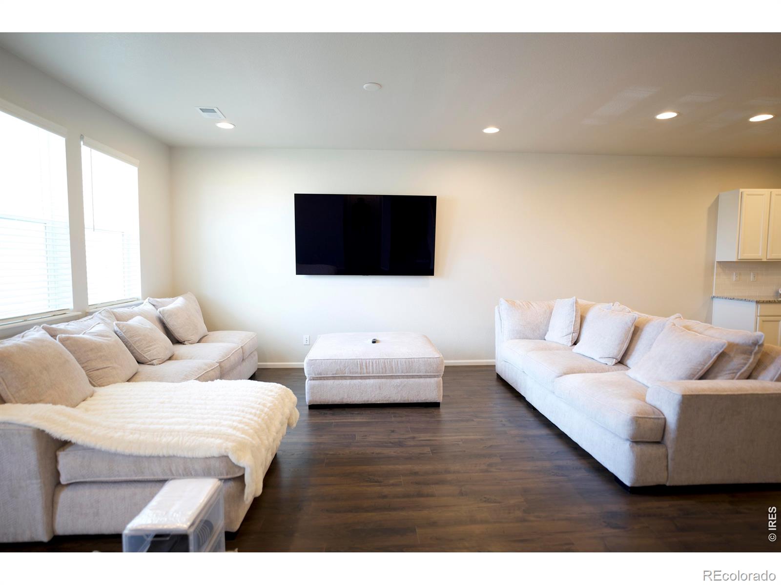 MLS Image #7 for 6673 n ceylon street,denver, Colorado