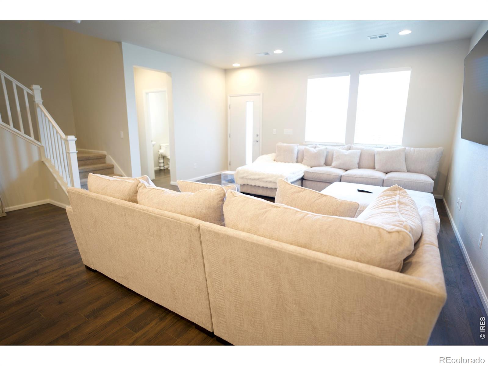MLS Image #8 for 6673 n ceylon street,denver, Colorado