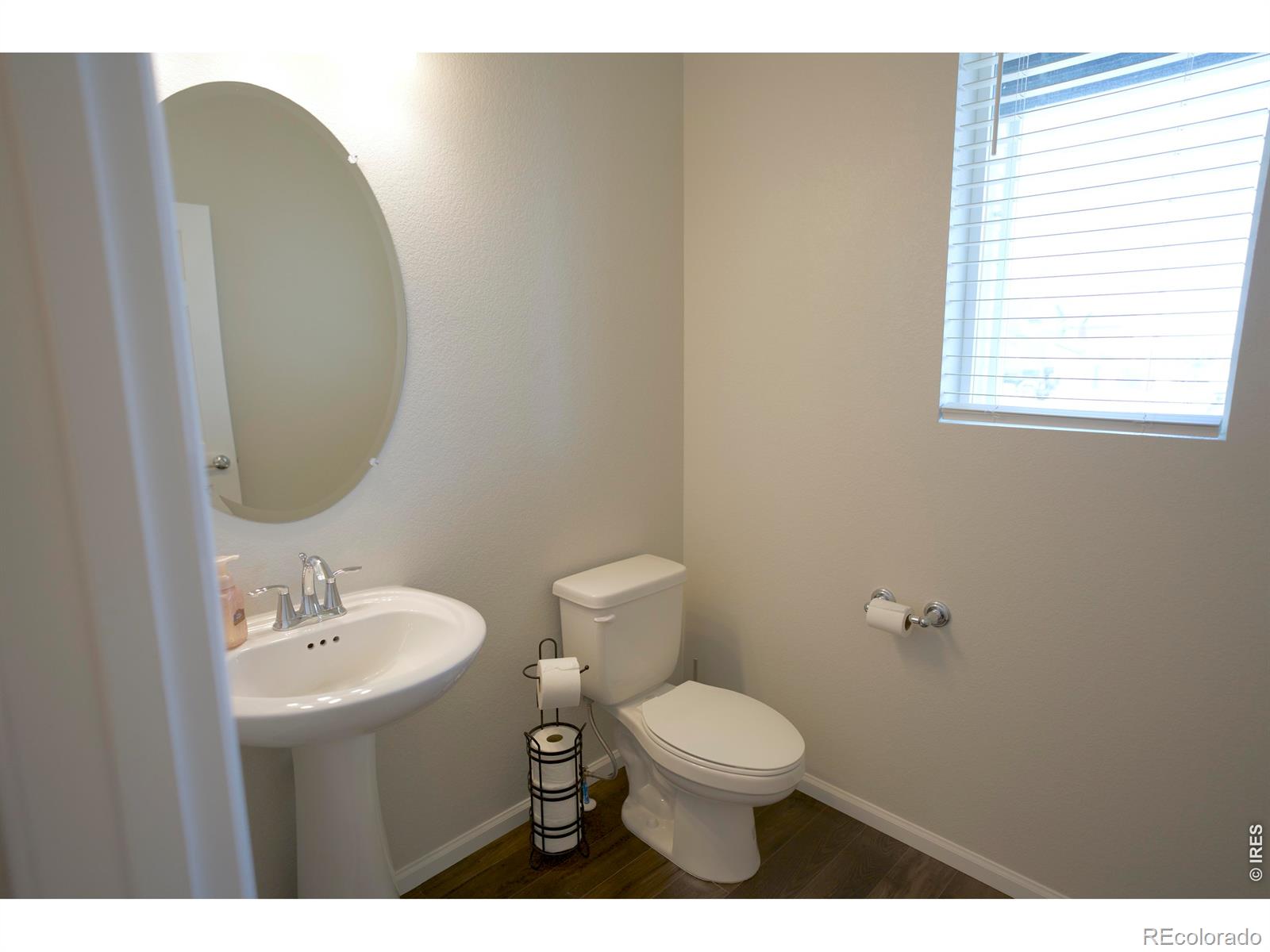 MLS Image #9 for 6673 n ceylon street,denver, Colorado