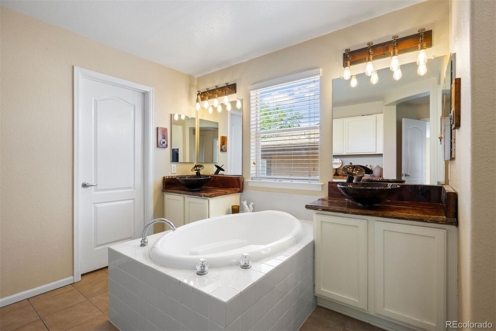 MLS Image #15 for 5321  windflower lane,highlands ranch, Colorado
