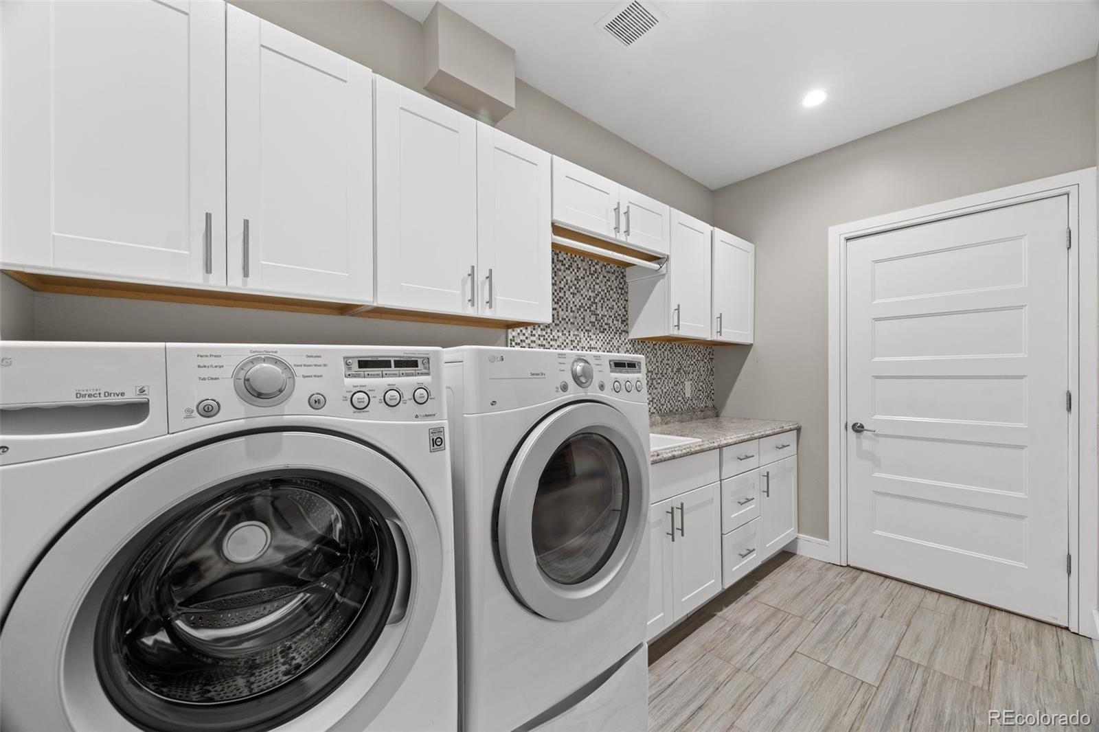MLS Image #33 for 693 s ivy way,denver, Colorado