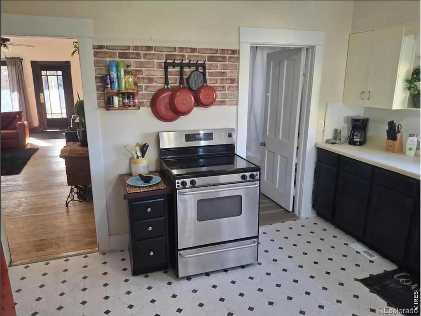 MLS Image #4 for 824  kimbark street,longmont, Colorado
