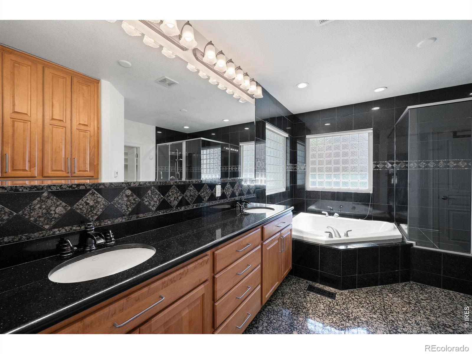 MLS Image #11 for 977  thorncreek court,thornton, Colorado