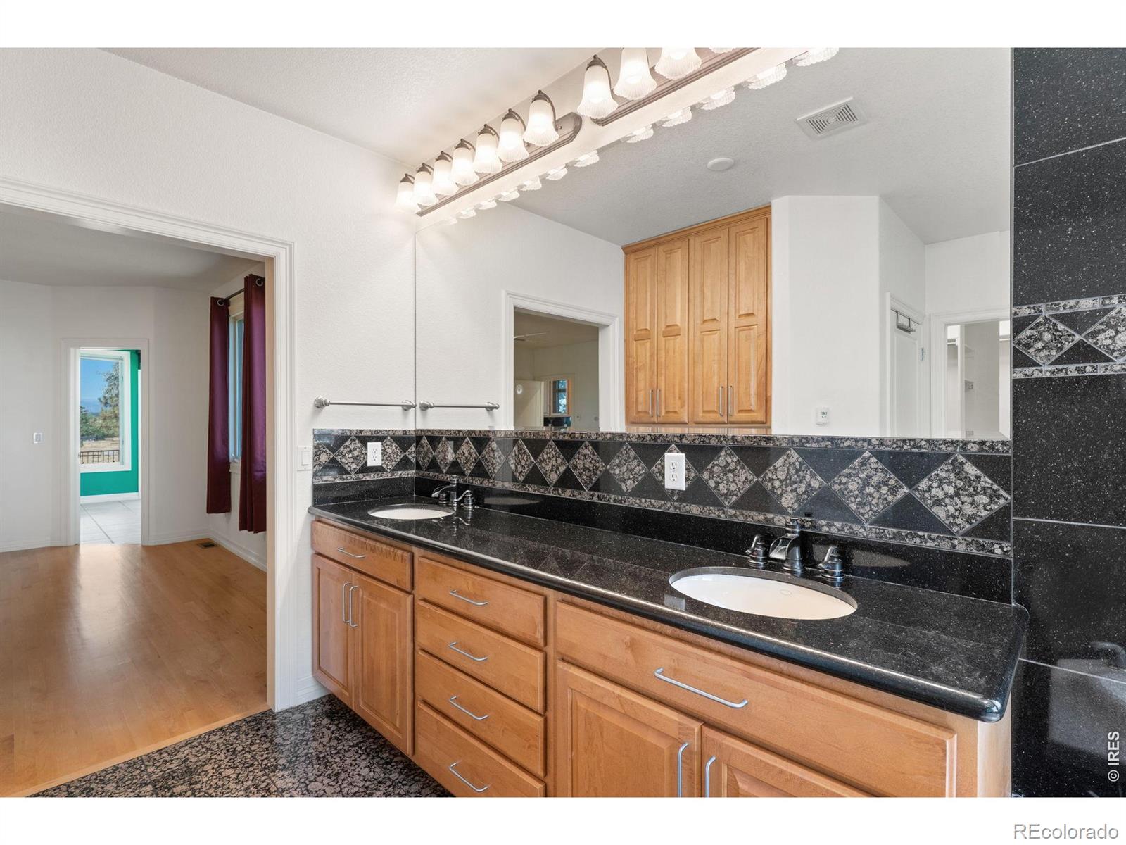 MLS Image #12 for 977  thorncreek court,thornton, Colorado