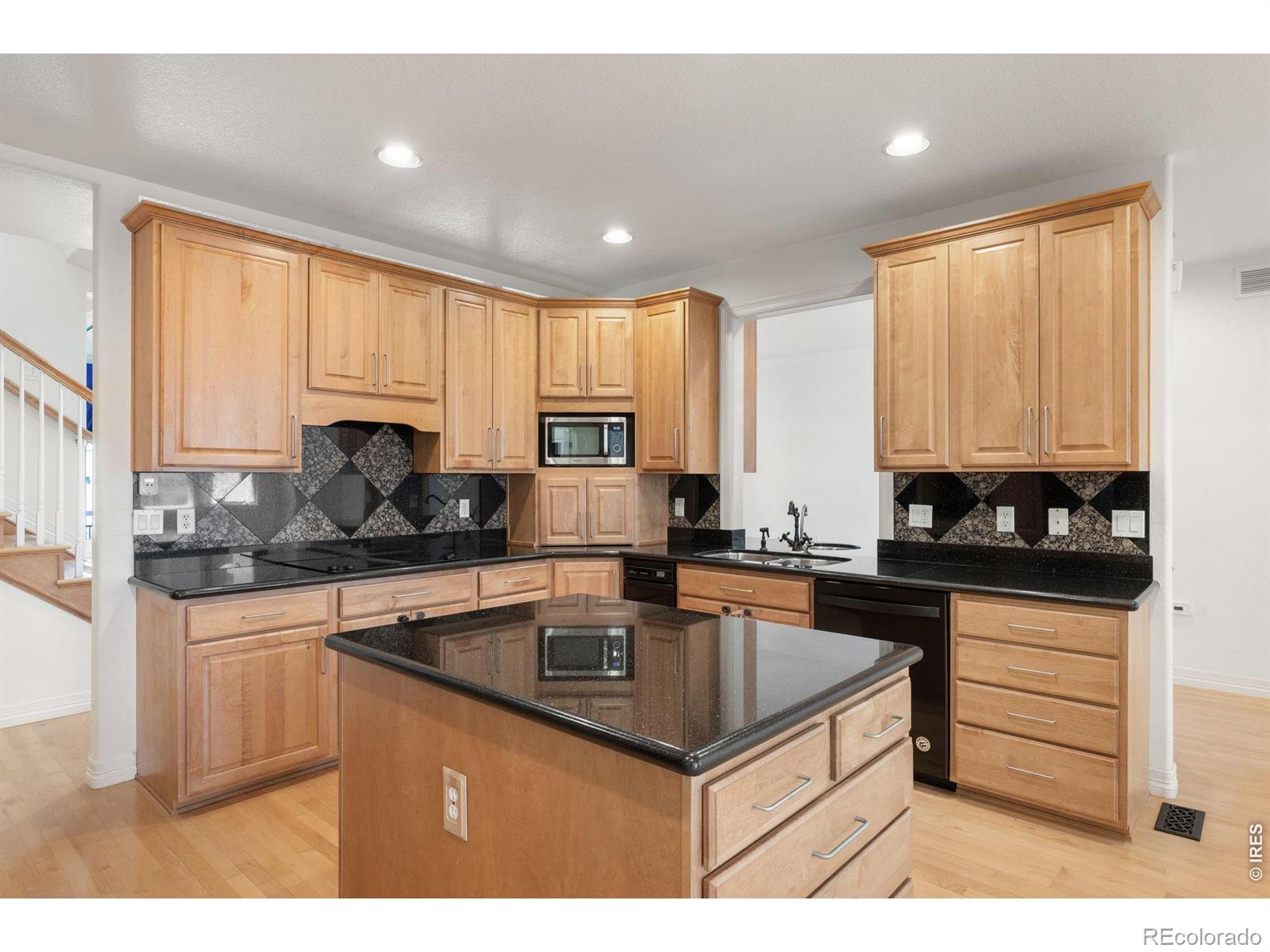 MLS Image #18 for 977  thorncreek court,thornton, Colorado