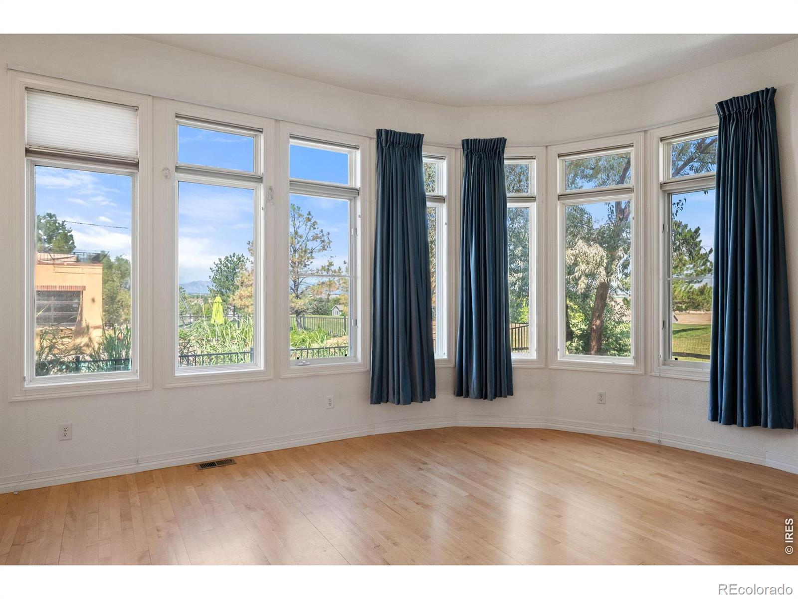MLS Image #5 for 977  thorncreek court,thornton, Colorado