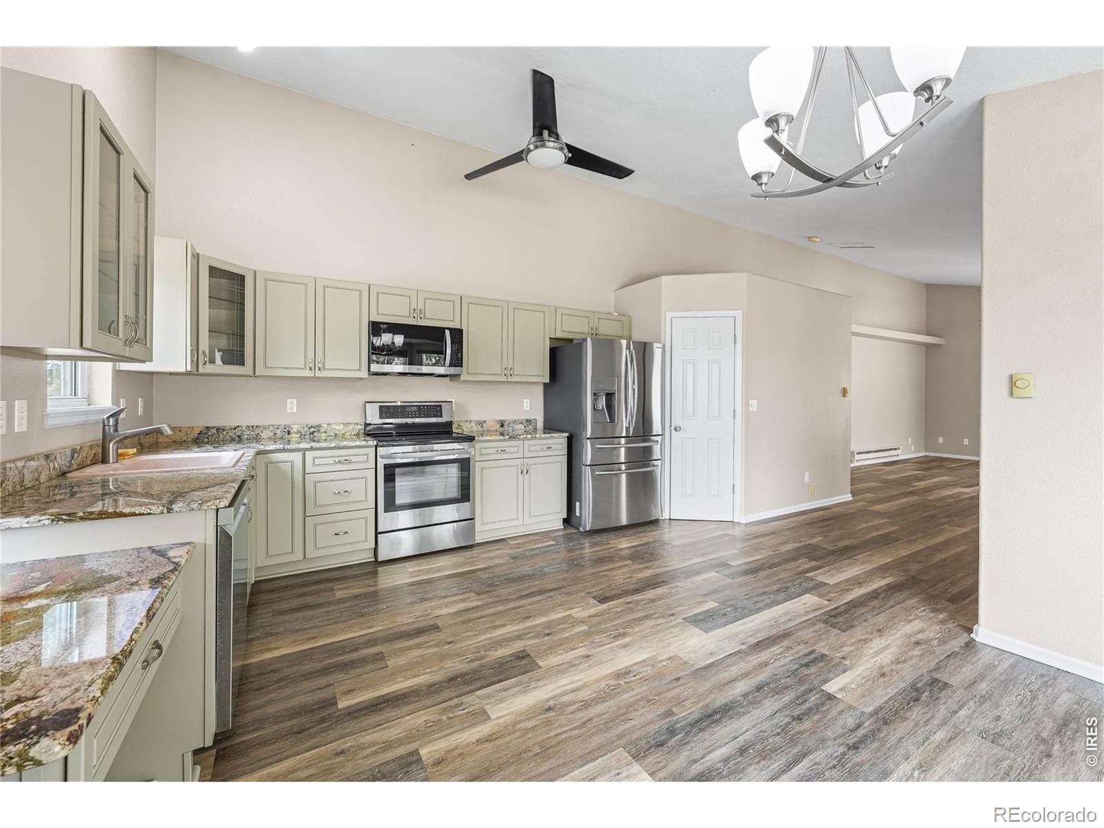 MLS Image #11 for 21400 e 11th avenue,aurora, Colorado
