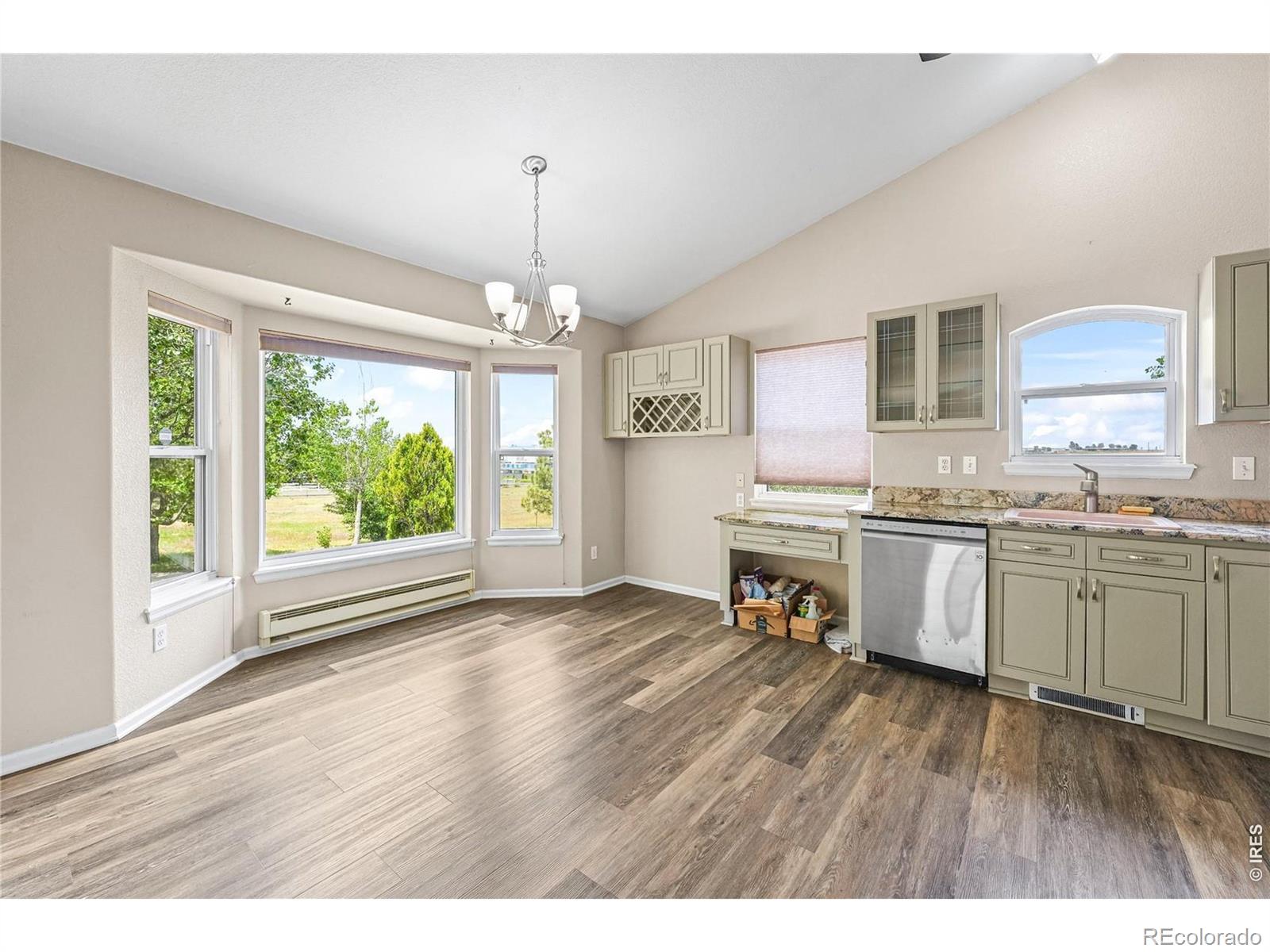 MLS Image #13 for 21400 e 11th avenue,aurora, Colorado