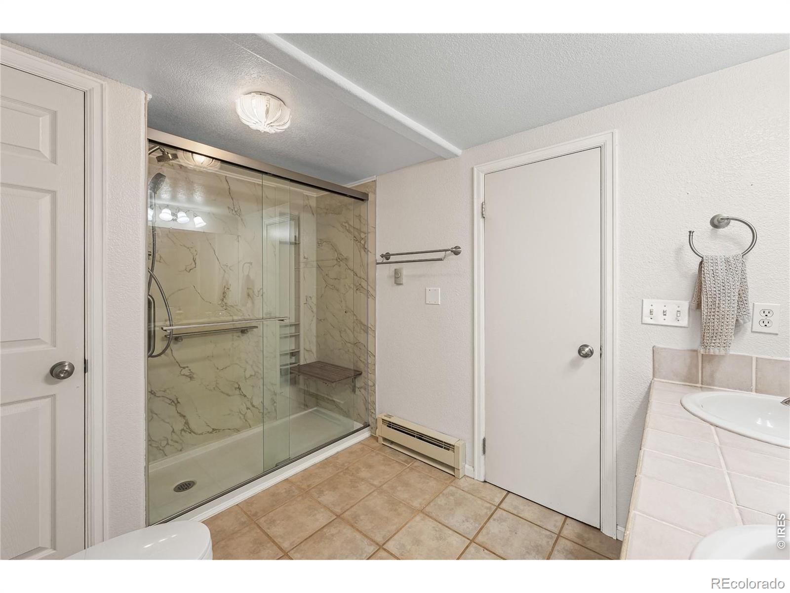 MLS Image #16 for 21400 e 11th avenue,aurora, Colorado