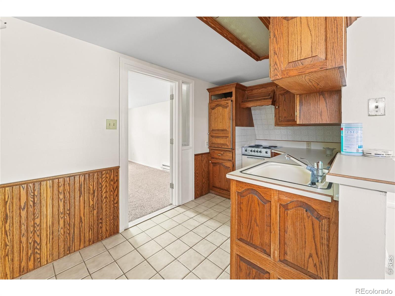 MLS Image #30 for 21400 e 11th avenue,aurora, Colorado