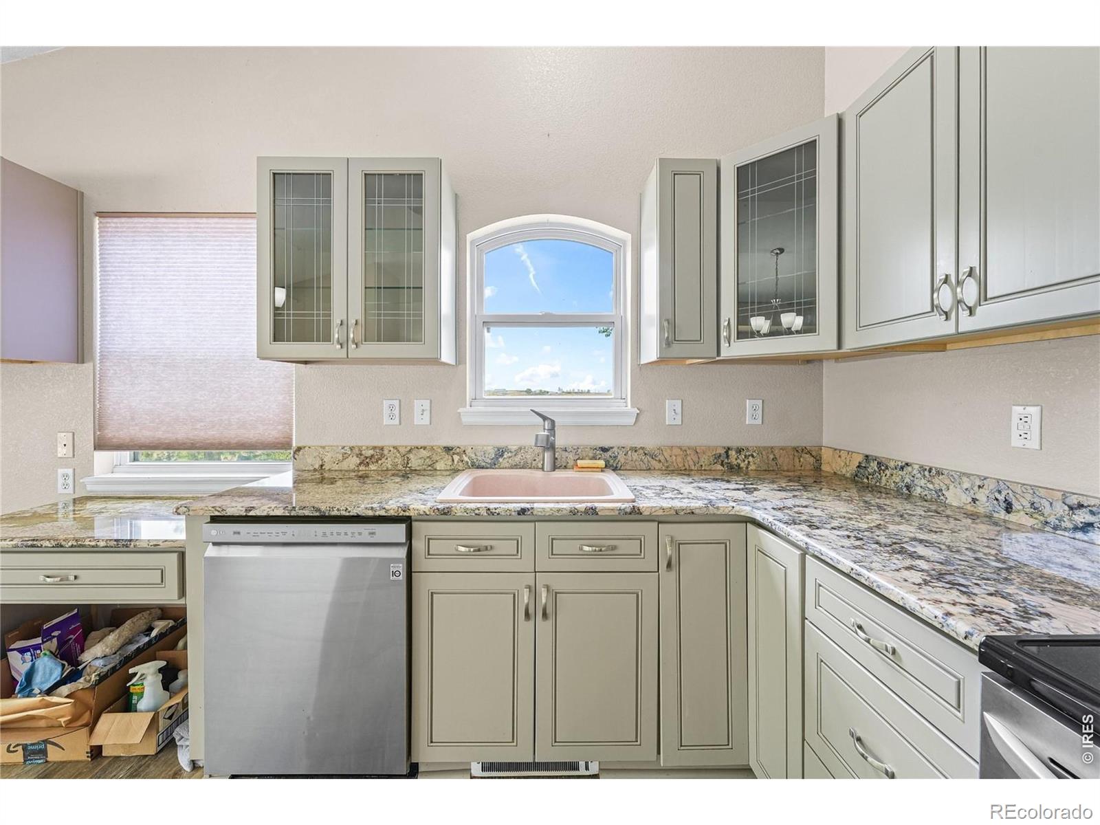 MLS Image #9 for 21400 e 11th avenue,aurora, Colorado