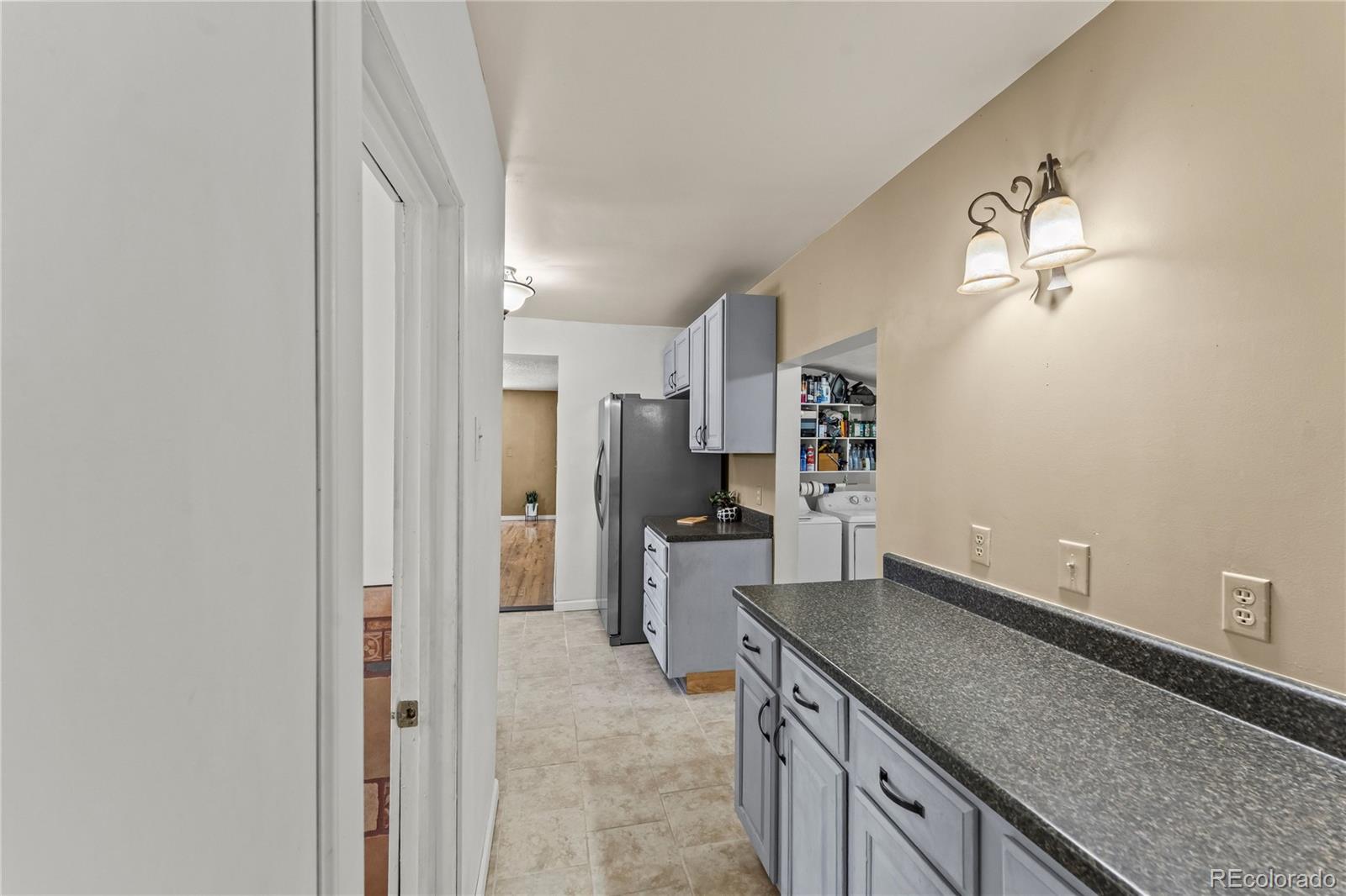 MLS Image #10 for 814 e yampa street,colorado springs, Colorado