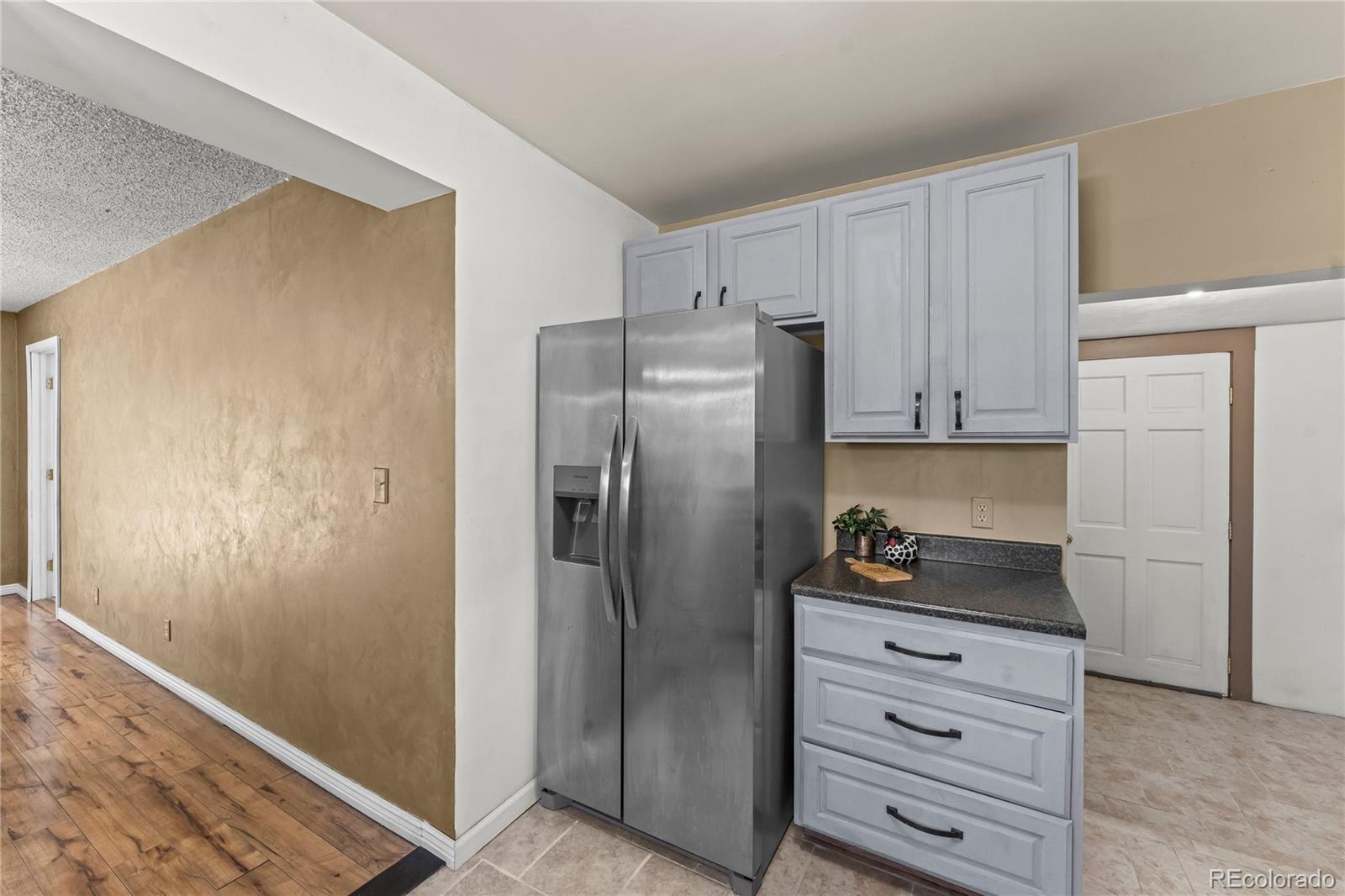MLS Image #9 for 814 e yampa street,colorado springs, Colorado