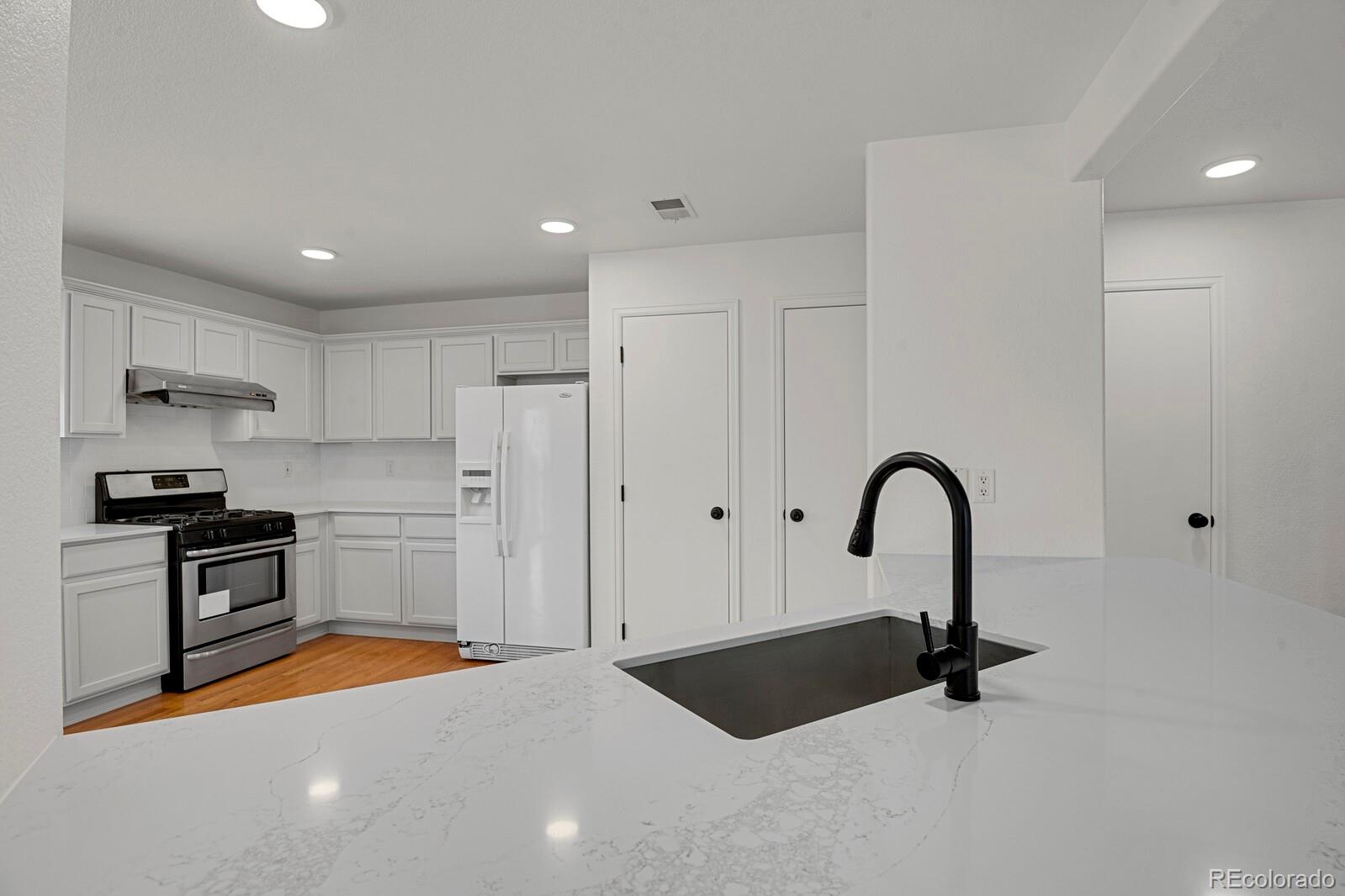 MLS Image #9 for 5530 s quemoy circle,aurora, Colorado