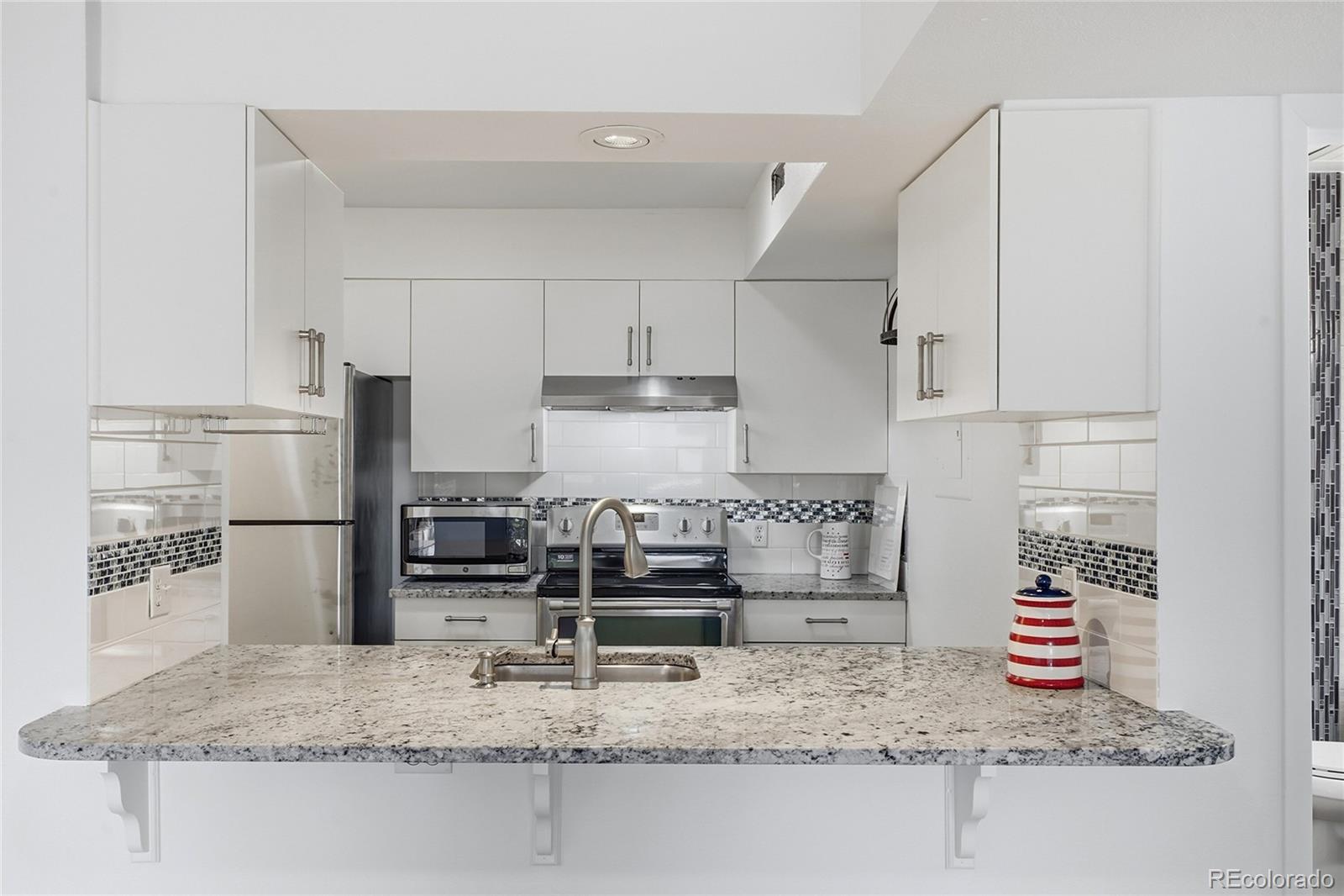 MLS Image #5 for 6405 s dayton street,englewood, Colorado