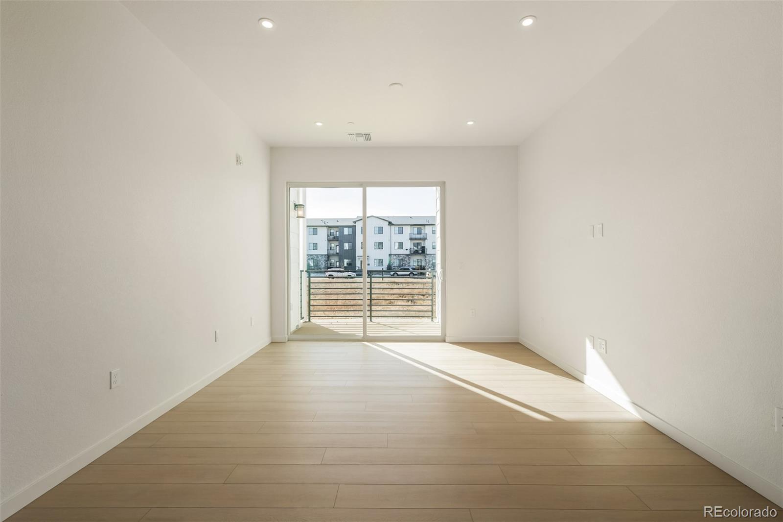 MLS Image #12 for 6153 n ceylon street,denver, Colorado