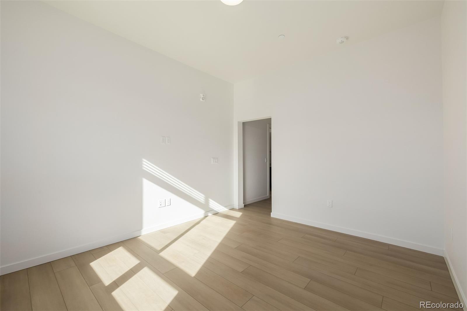 MLS Image #14 for 6153 n ceylon street,denver, Colorado