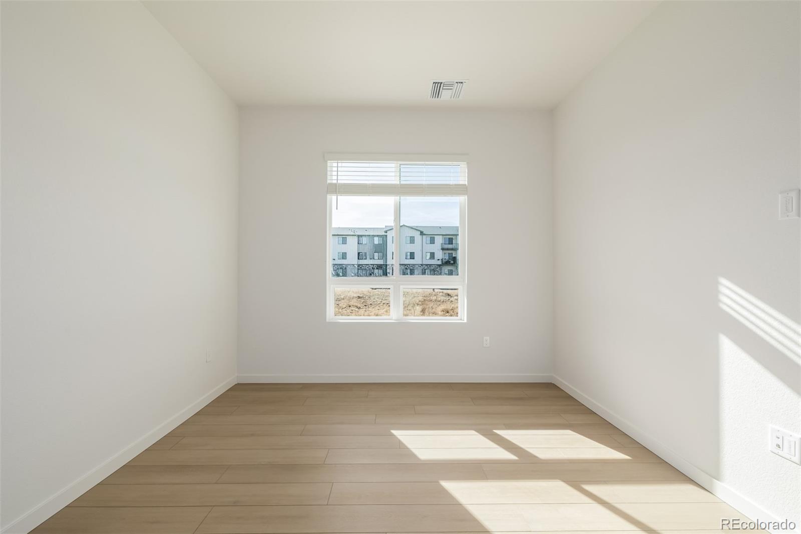 MLS Image #15 for 6153 n ceylon street,denver, Colorado