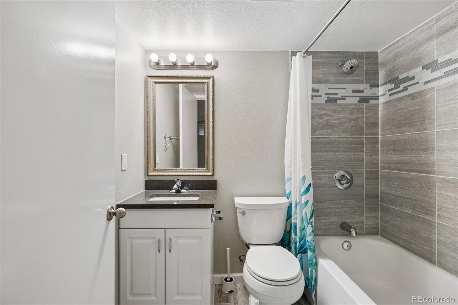 MLS Image #13 for 1145 s oneida street d,denver, Colorado