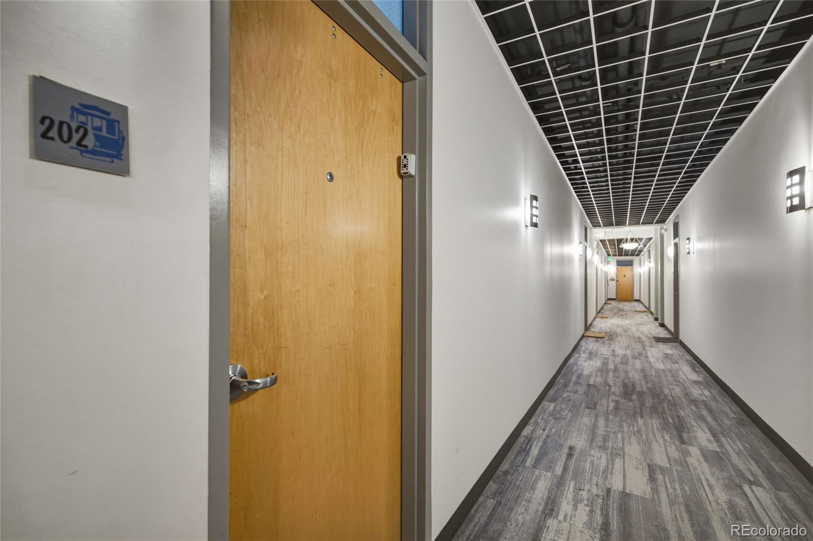 MLS Image #4 for 2900 n downing street 202,denver, Colorado