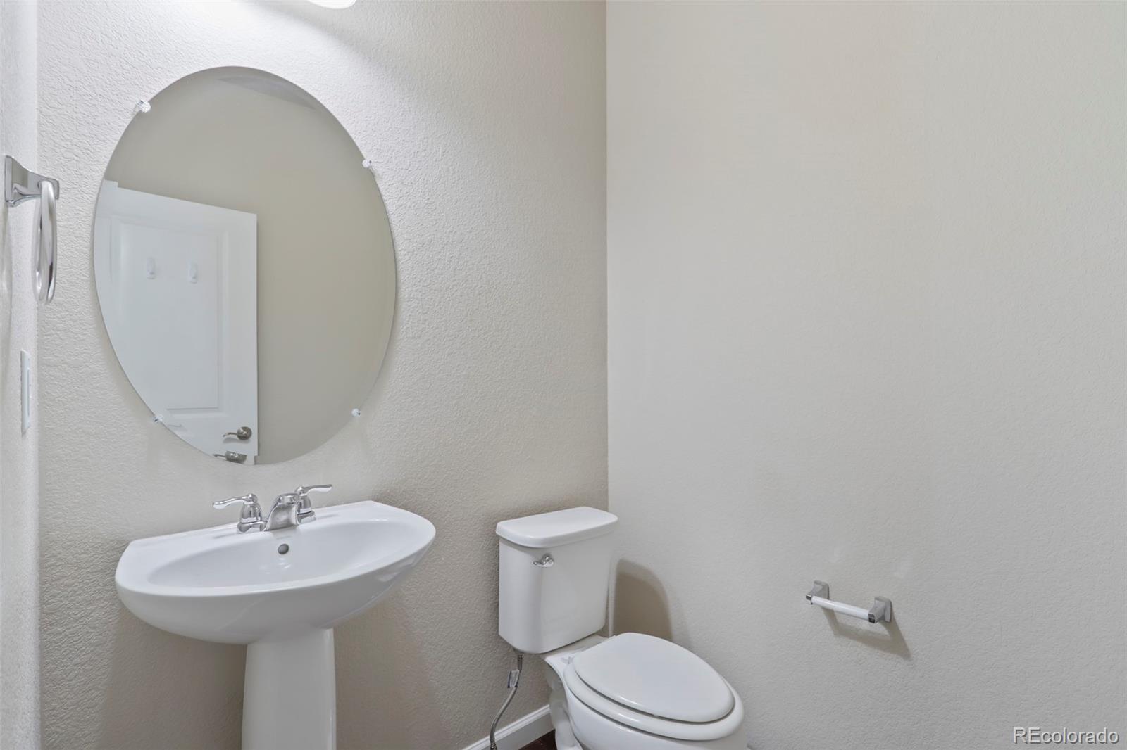 MLS Image #11 for 4260 e warren avenue,denver, Colorado