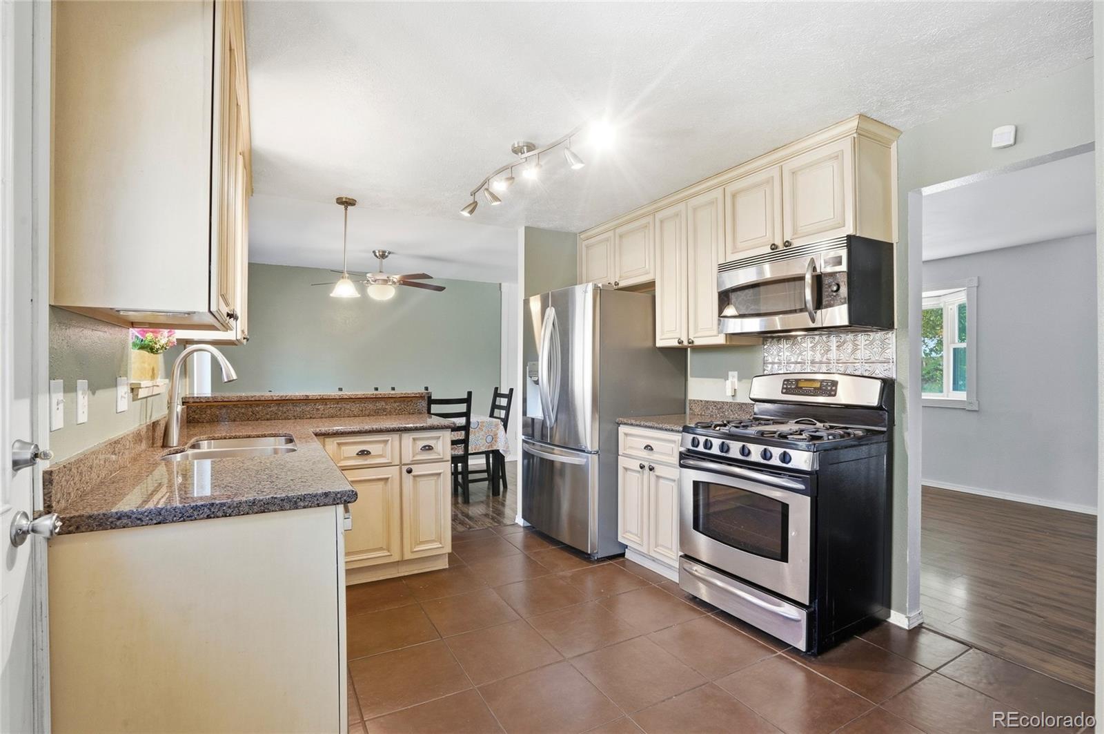 MLS Image #12 for 6740  devinney street,arvada, Colorado