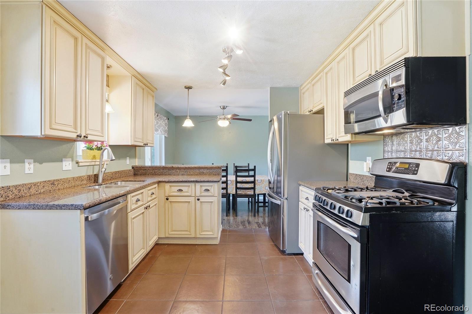 MLS Image #14 for 6740  devinney street,arvada, Colorado
