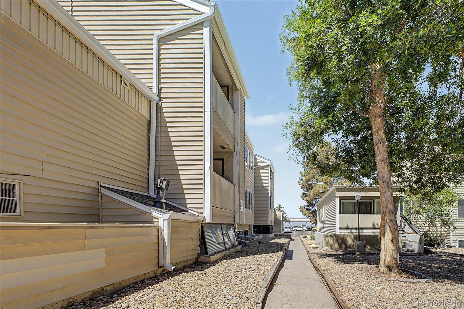 MLS Image #22 for 10712 e exposition avenue,aurora, Colorado