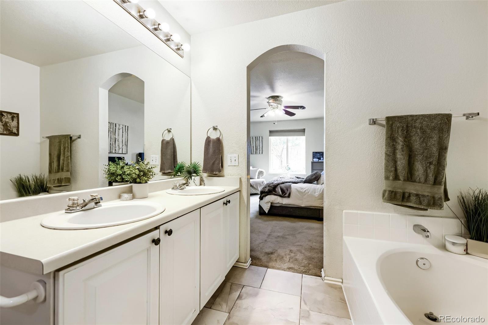 MLS Image #15 for 3152 e 106th avenue,denver, Colorado