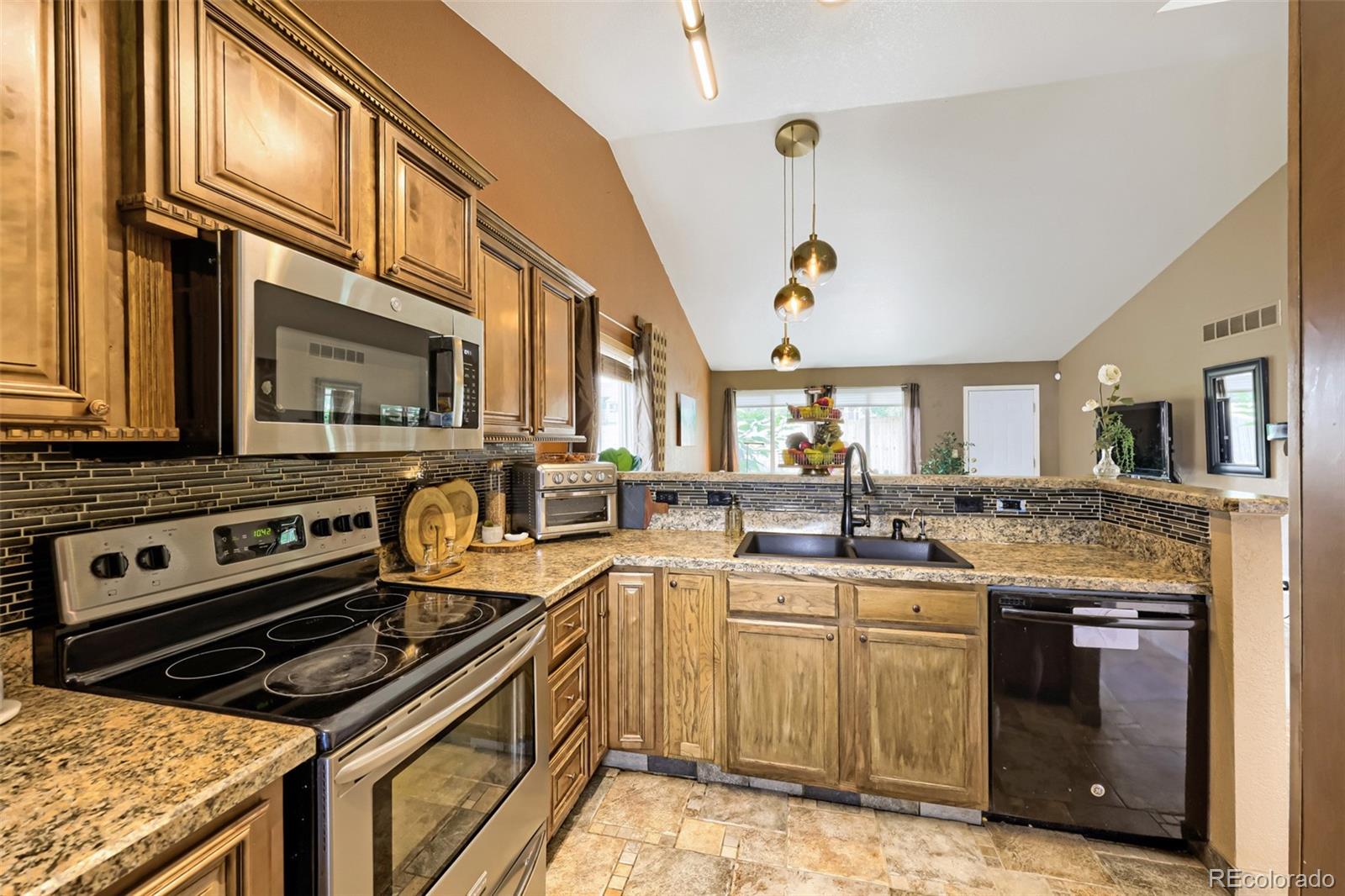 MLS Image #9 for 3152 e 106th avenue,denver, Colorado