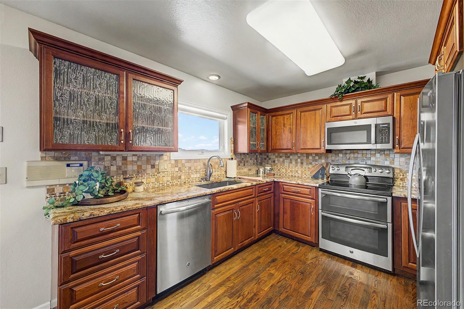 MLS Image #3 for 6894 w chatfield lane,littleton, Colorado
