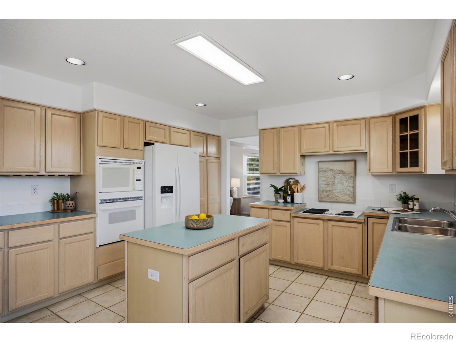 MLS Image #12 for 824  westbourn court,fort collins, Colorado