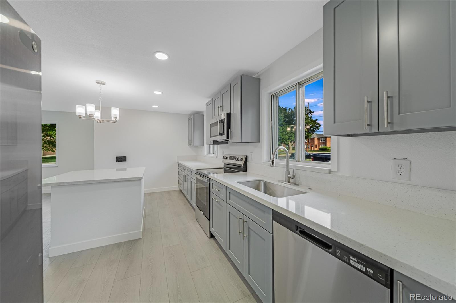 MLS Image #3 for 2921  jasmine street,denver, Colorado