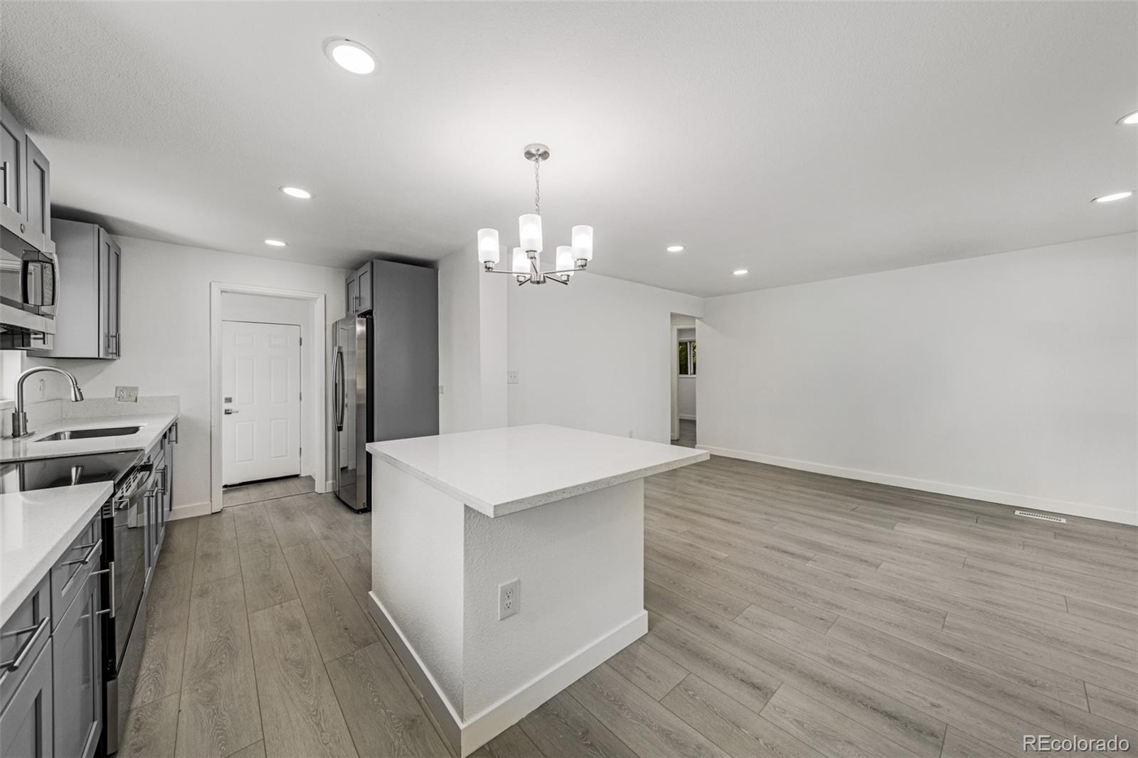 MLS Image #4 for 2921  jasmine street,denver, Colorado