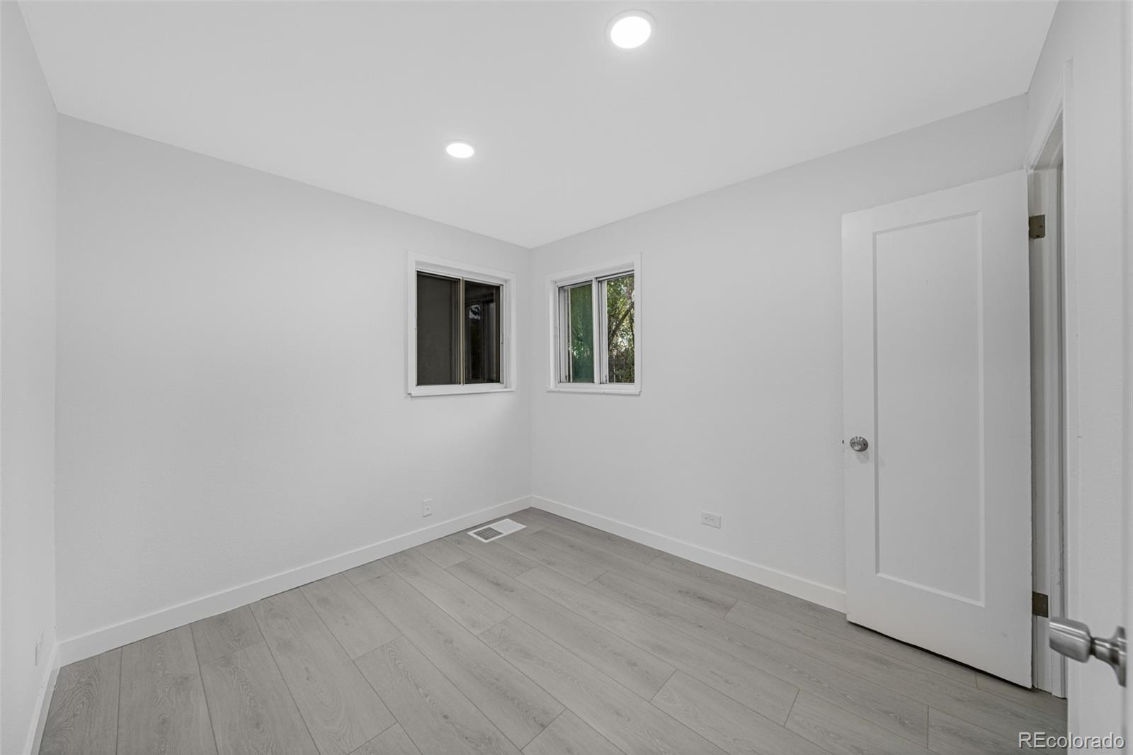 MLS Image #7 for 2921  jasmine street,denver, Colorado