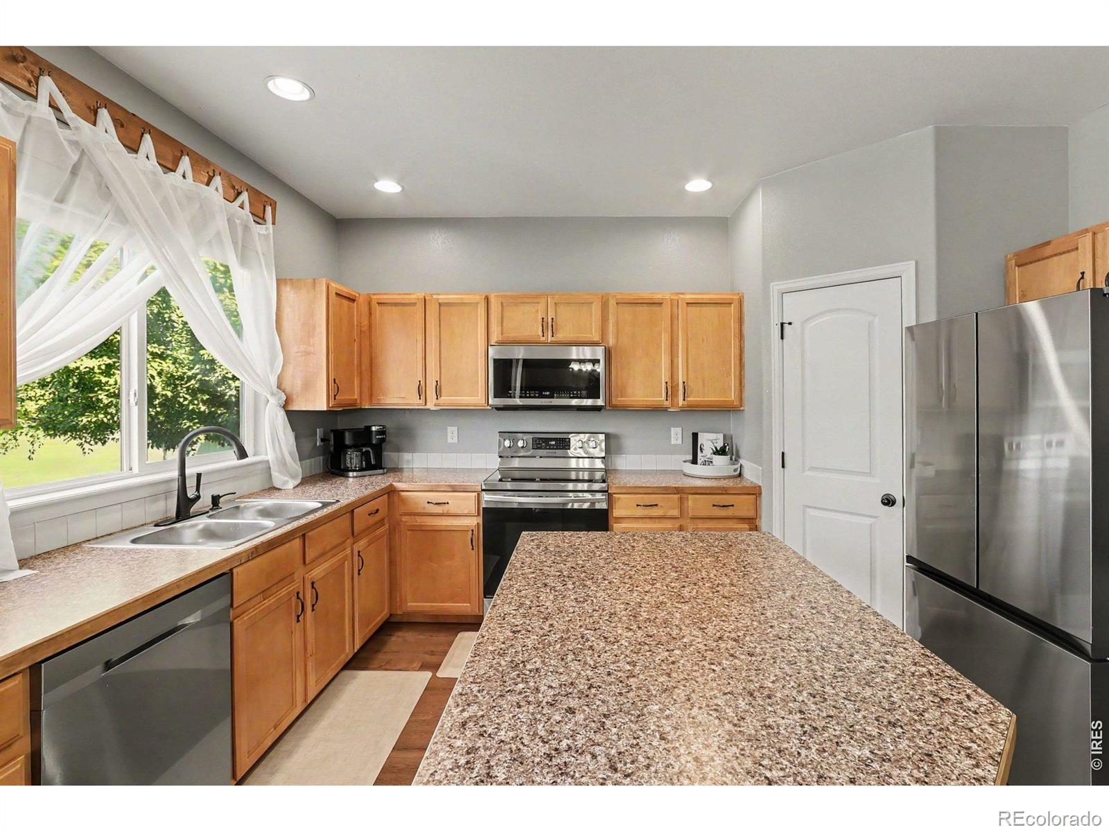 MLS Image #14 for 218  sycamore avenue,johnstown, Colorado